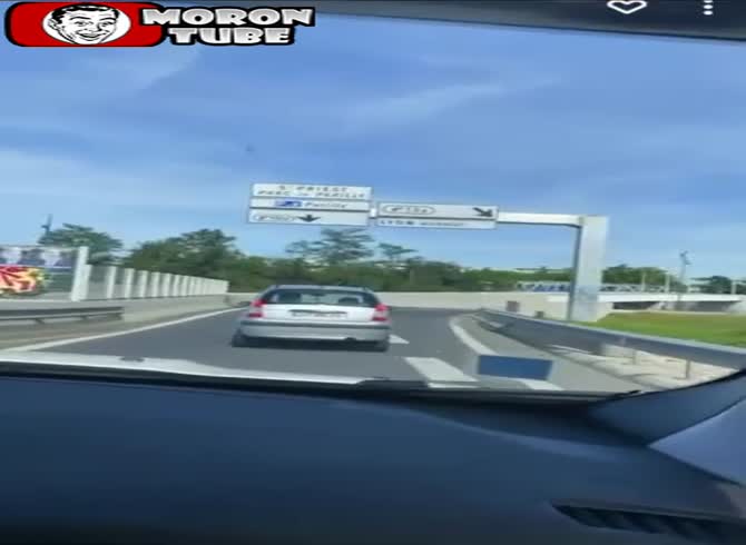 Video :She doesn't give a damn! A drunk French driver ends up against a low wall